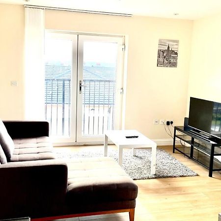 Holiday Flat In Central Slough Near To London Heathrow And Windsor With Free Car Park Екстер'єр фото
