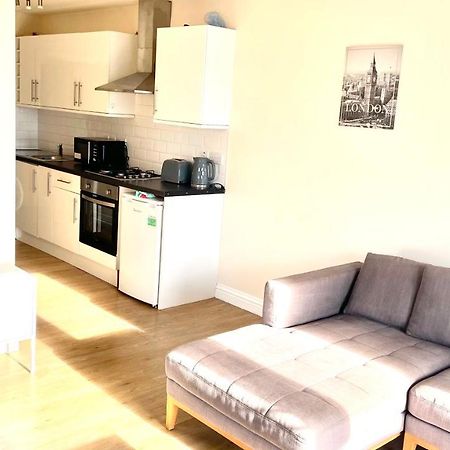 Holiday Flat In Central Slough Near To London Heathrow And Windsor With Free Car Park Екстер'єр фото