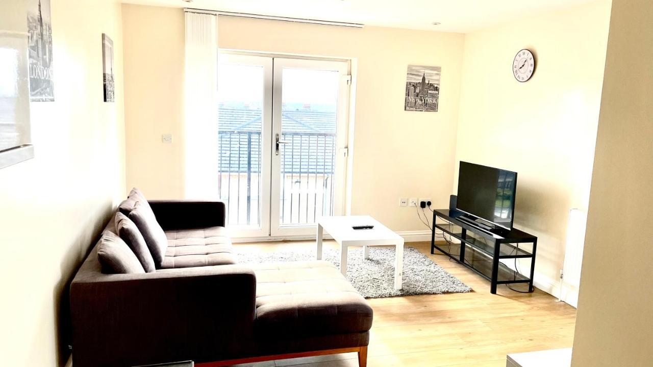 Holiday Flat In Central Slough Near To London Heathrow And Windsor With Free Car Park Екстер'єр фото