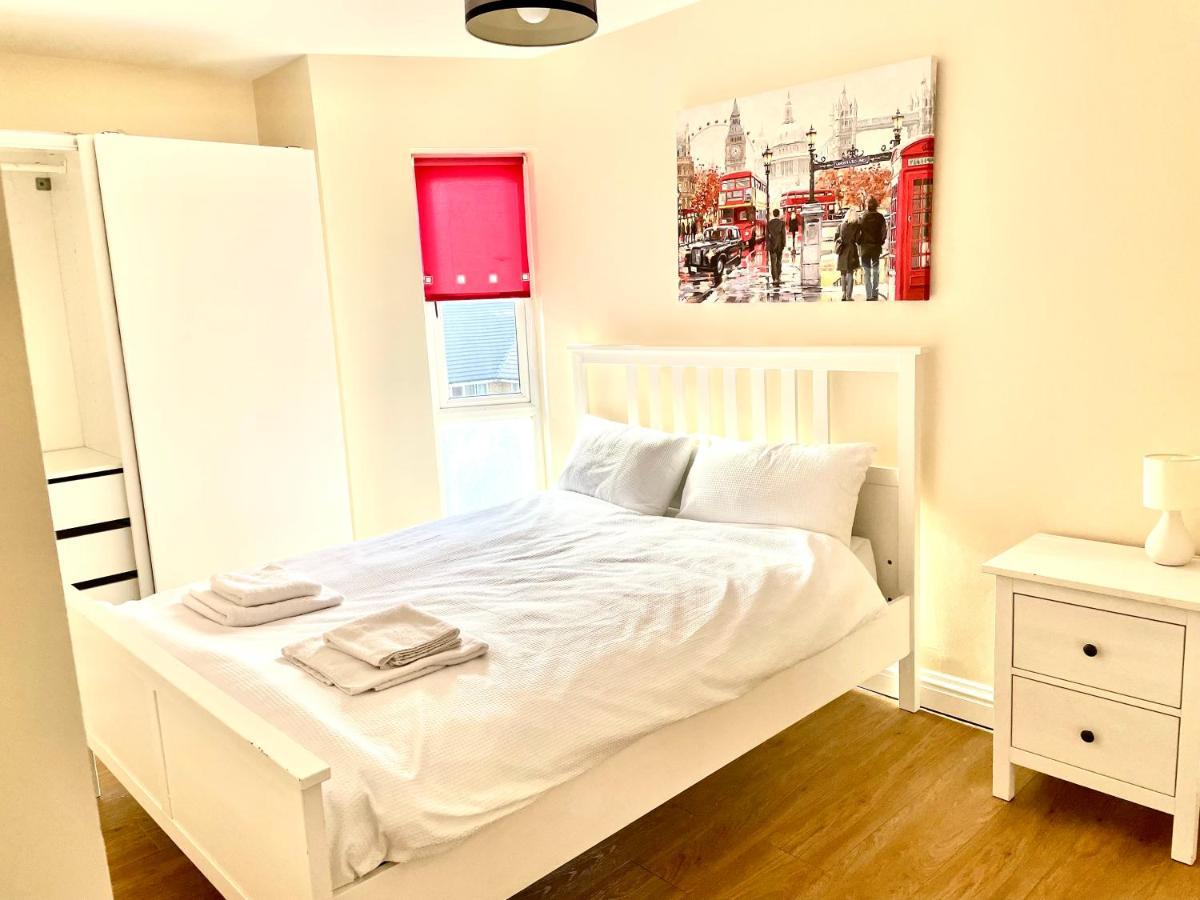 Holiday Flat In Central Slough Near To London Heathrow And Windsor With Free Car Park Екстер'єр фото
