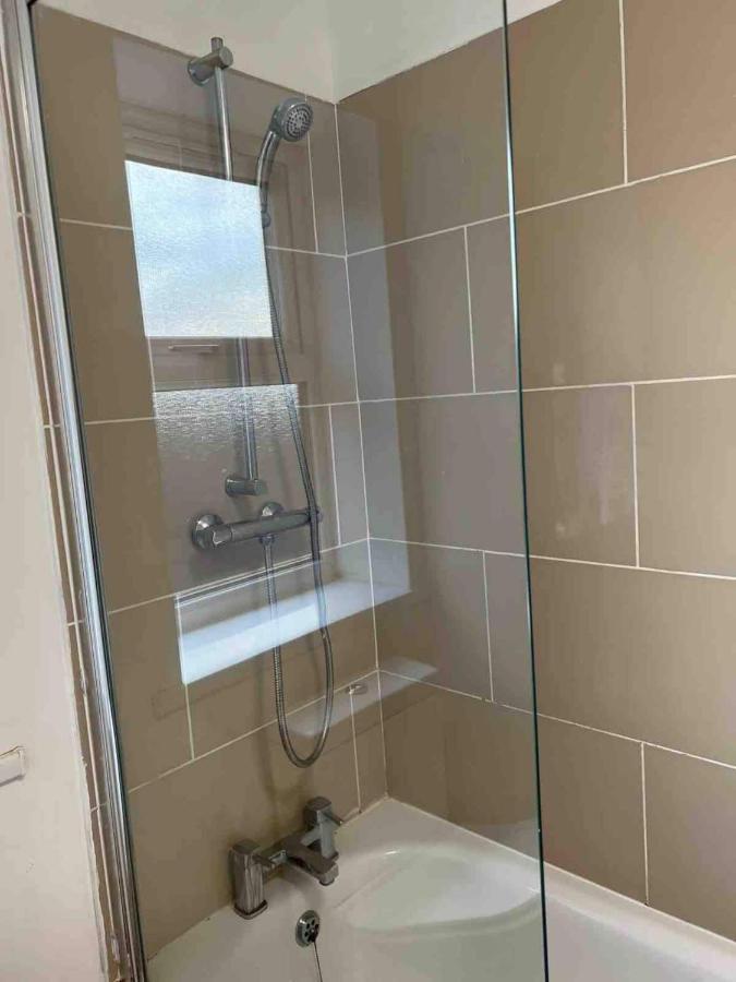 Holiday Flat In Central Slough Near To London Heathrow And Windsor With Free Car Park Екстер'єр фото