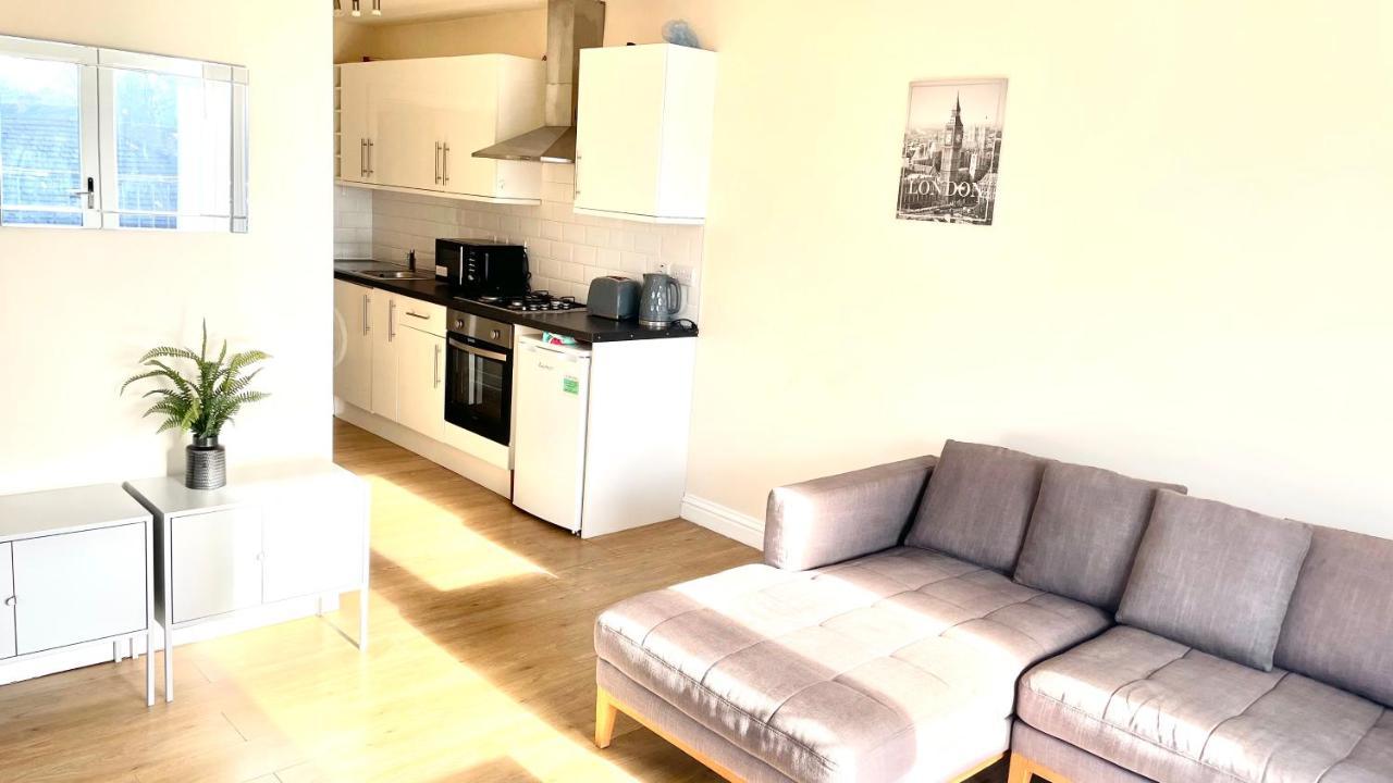 Holiday Flat In Central Slough Near To London Heathrow And Windsor With Free Car Park Екстер'єр фото